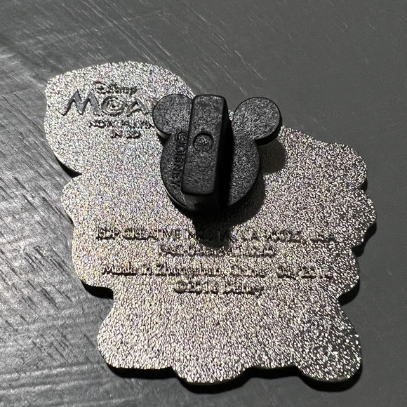 Rare 2016 Disney Pin of Moana and Maui - Picture 3 of 5